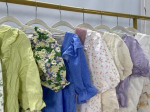 Top Spice Girls di Seconda Mano Alta Qualità Poliestere/Cotone Pulito per Outfit Estivi alla Moda Taglie Miste Abbigliamento Casual Usato - Product Image 5