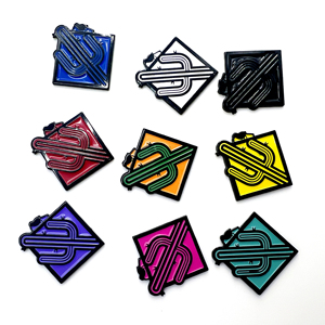 Fabricantes de pines de solapa Ticket to Happiness to Anywhere <span class=keywords><strong>Pin</strong></span> Badge Logotipo de metal esmaltado suave con tarjeta de respaldo Pines de metal personalizados - Product Image 2