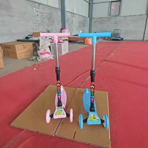 工厂<span class=keywords><strong>1</strong></span>至6岁婴儿宽滑板车儿童学步可调高度闪光发光灯3轮折叠滑板车 - Product Image 6