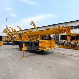 رافعة ذراع هيدروليكية تلسكوبية بحمولة 10 أطنان مع محرك وذراع هيدروليكي، ارتفاع رفع 30 متر لرفع الشاحنات ومناولة البضائع - Product Image 5