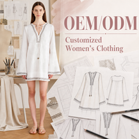 Robe de plage blanche sur mesure OEM à manches longues, tunique ample brodée pour femme, mini-robe d'été pour les vacances à la station balnéaire