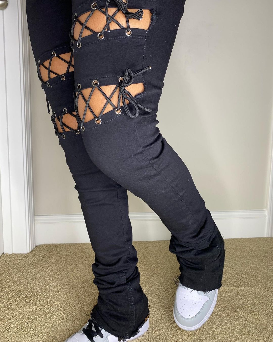 批发高腰加号开洞牛仔长裤破洞打结铁链女牛仔裤 - buy women jeans