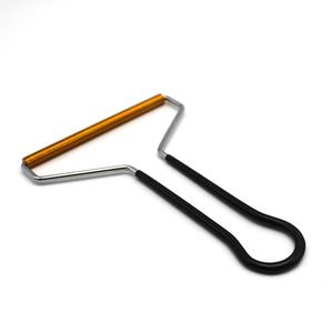 Eliminador de pelusa portátil de metal para mascotas - Product Image 4