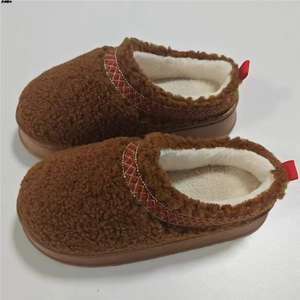 Taille 36-41 Bottes <span class=keywords><strong>de</strong></span> neige à semelles épaisses <span class=keywords><strong>de</strong></span> haute qualité Pantoufles chaudes antidérapantes confortables pour femmes - Product Image 2