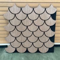 Panneaux acoustiques modernes et élégants en lattes avec absorption sonore hautement efficace pour studio de musique, chambre, hôtel et salle.