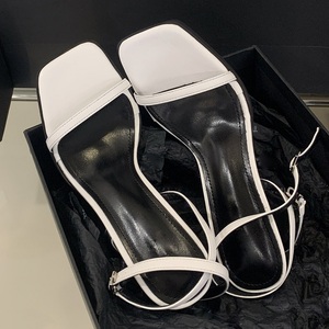 Sandales à talons hauts à bout ouvert pour femmes, tendance rétro, couleur unie, nouvelle vente chaude pour l'été - Product Image 3