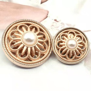 Sang Trọng Hollow-Khắc Thiết Kế Hoa Mặt Trời Bead Snap Nút <span class=keywords><strong>Peal</strong></span> Rhinestone Nút Kim Loại May Nút Cho Quần Áo Áo Ăn Mặc - Product Image 6