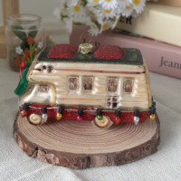 Ornamen Kaca Bentuk Camper Trailer Natal Warna Beige Merah dengan Lampu Glitter, Hiasan Gantung Pohon Natal untuk Pesta di Rumah