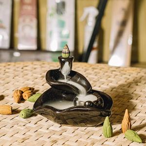 Cônes d'encens à la cannelle aromatique naturelle, écologiques, faits à la main, biologiques, pour l'aromathérapie, la méditation, la relaxation - Product Image 1
