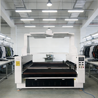 Machine de découpe laser CO2 pour tissus et textiles à alimentation automatique 1800x3000mm avec grande caméra CCD, double tête, 2 axes asynchrones