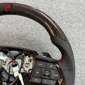 Vente directe d'usine pour Toyota Land Cruiser LC300 LC200 FJ LC79 LC76 Hilux Corolla Volant sport en fibre de carbone - Product Image 5