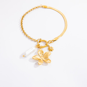 Pulsera de perlas europeas y americanas para mujer, joyería minimalista floral dorada, acero de titanio, uso diario, dije de perla blanca - Product Image 5