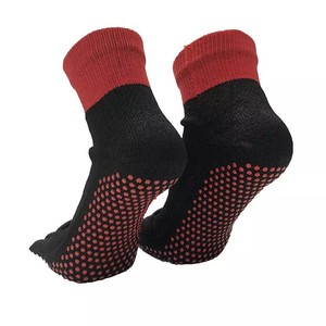 Haute Performance niveau 5 coupe preuve pieds nus <span class=keywords><strong>Action</strong></span> chaussettes hommes cinq orteil Anti coupure chaussettes poignée Silicone pour la plongée surf - Product Image 1