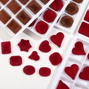 Punta de terciopelo festivo rojo de Año Nuevo, accesorios de uñas de terciopelo de diamante inferior, adornos de Arte de uñas de azúcar de roca cuadrada gruesa despiezada - Product Image 1