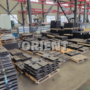 <span class=keywords><strong>Sennebogen</strong></span> جودة عالية مجموعة المسار أجزاء الهيكل السفلي للرافعة المجنزرة - Product Image 4