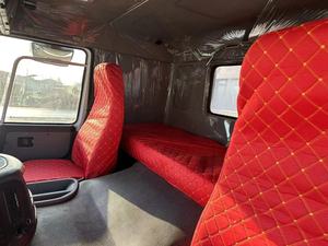 Camion à benne basculante Howo 6x4 8x4 10 roues, hydraulique, robuste, pour l'exploitation minière et la construction, directement de l'usine - Product Image 2