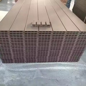 Tablero Decorativo para Exteriores de Madera y Plástico Compuesto, Resistente a la Corrosión, Duradero, Coextruido, Ignífugo y Resistente a los Rayos UV - Product Image 2