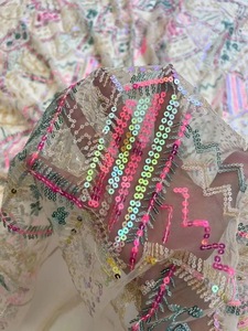 공장 직영 새 중량급 헤비 스팽글 자수 100% 폴리에스터 통기성 메쉬 레이스 트림 원단 플로럴 비즈 장식 - Product Image 2