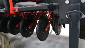 24-row New Tractor Three-point Suspension <strong>Seed</strong> and Fertilizer Simultaneous Sowing High-efficiency Wheat Machine - Product Image 3