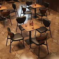 Tables de bar et chaises rembourrées de style rétro, tables rondes et carrées sur mesure de 60 cm, meubles de Foshan.