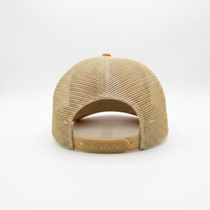 Casquette Trucker 6 Panneaux Orange Brûlé Personnalisée en Gros, Structurée, en Maille, Profil Moyen, Visière Pré-courbée avec Logo Brodé Chat Mignon - Product Image 3