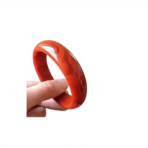 Nouvelle bague en résine noire de qualité supérieure avec rayures diagonales blanches, design artistique rond, élégante pour mariage et soirée, pour femme - Product Image 6