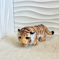 Bracelet en peluche tigre rembourré en coton PP de haute qualité, poupée réconfortante, bracelet de poignet en peluche pour enfants, pendentif décoratif pour voiture