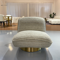 Fauteuil pivotant contemporain minimaliste rembourré de luxe avec base dorée, fauteuil d'appoint en bouclette pour salon