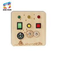 Tableau d'activités Montessori en bois avec lumières LED, engrenages, boussole et interrupteurs – Jouet sensoriel éducatif précoce pour enfants W12D856