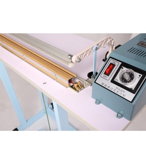 La machine à sceller automatique à commande au pied pour <span class=keywords><strong>les</strong></span> emballages alimentaires complète automatiquement le travail de scellement en appuyant sur la pédale - Product Image 5