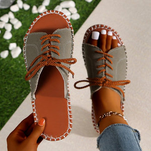 Sandales d'été 2026 pour femmes, style européen et américain, grande taille, semelle en caoutchouc, à brides croisées, plateforme, pour la plage - Product Image 1