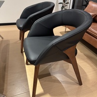 Chaise de salle à manger de luxe minimaliste italienne, en bois de cire blanc massif, avec accoudoirs en cuir rétro, chaise de réception/livres