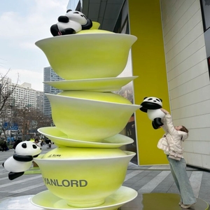Sculptures de panda en <span class=keywords><strong>résine</strong></span> de fibre de verre sur mesure de grande taille pour enseignes de magasin, plaques, panneaux publicitaires et décorations extérieures. - Product Image 2