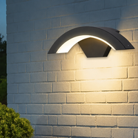 Lampe murale extérieure LED moderne en forme de croissant de lune, 18W, IP65, étanche, en alliage d'aluminium, garantie 2 ans, 6000K, angle de faisceau 150°