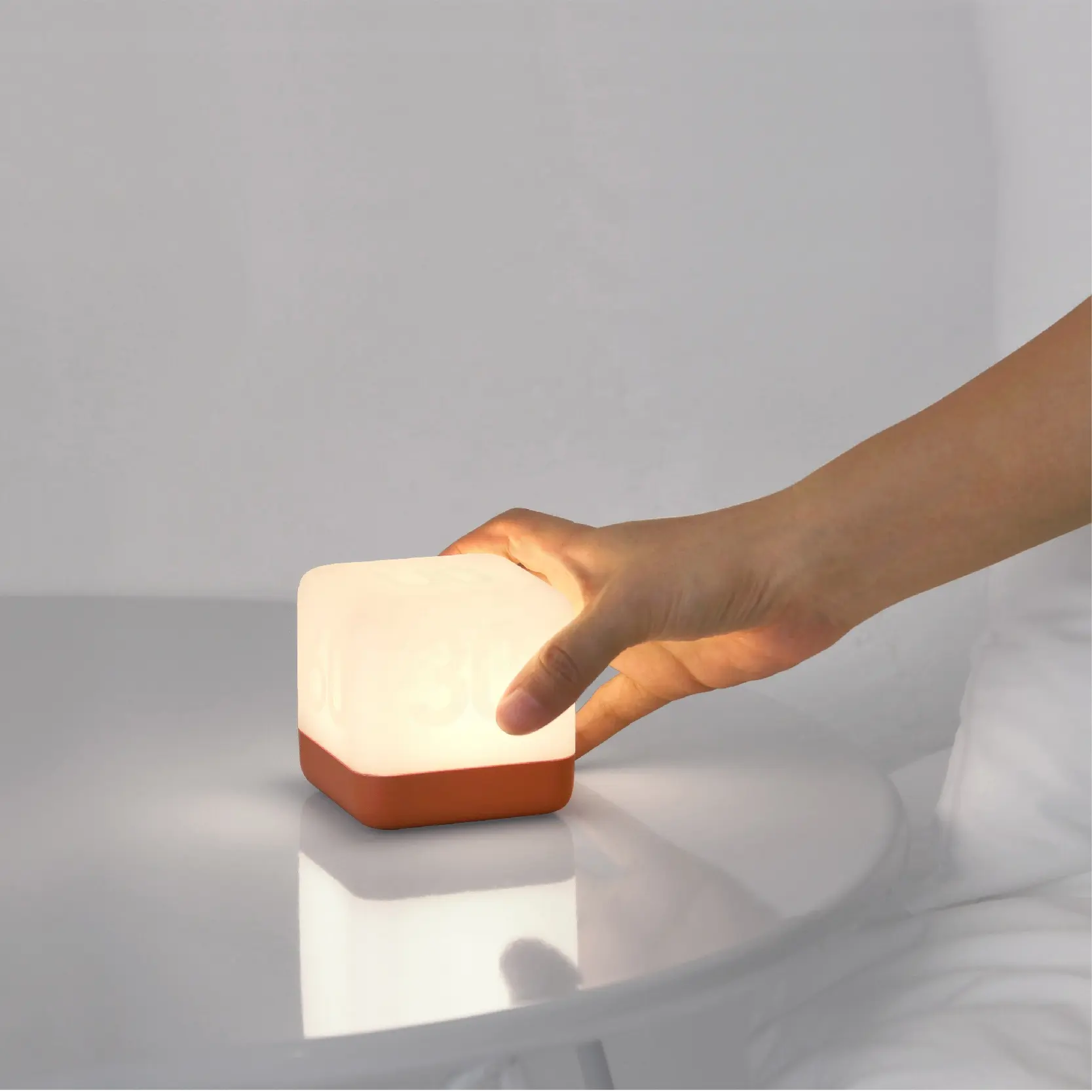 Pemasok lampu meja lipat kubus tidur, lampu malam led sederhana di samping tempat tidur dapat diisi ulang