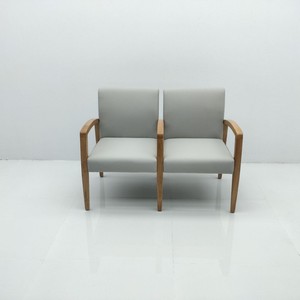Silla de sala de espera del Hospital Ke Ming con reposabrazos de madera maciza y cojín de cuero PVC para salas de examen - Product Image 2