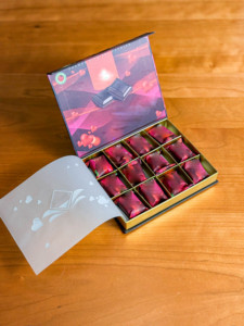 Boîtes cadeaux rigides en carton ondulé de luxe, best-sellers 2025, fermeture magnétique, revêtement UV, gaufrage pour chocolat Themra <span class=keywords><strong>Macun</strong></span> - Product Image 4