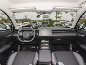 รถยนต์ไฟฟ้าฉางอัน ออชาน 520 รถซีดาน EV ดีไซน์ทันสมัยสำหรับไลฟ์สไตล์ในเมือง การเดินทางอัจฉริยะ แบรนด์จีนคุณภาพสูง - Product Image 6