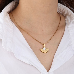 Collar Coreano de Acero Inoxidable con Colgante, Elegante Collar de Oro Sólido de 14K para Mujeres y Niñas - Product Image 2