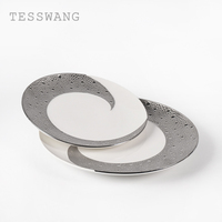 Ensemble de vaisselle de luxe pour hôtel, personnalisé avec logo, gris texturé moderne, assiettes durables, porcelaine de qualité commerciale