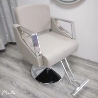 Fauteuil de Barbier Professionnel Moderne Inclinable à 360° en Cuir PU avec Pompe Hydraulique Robuste pour Hôpitaux, Écoles et Extérieurs