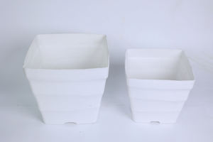 Maceta de Plástico Blanca Ligera y Ecológica con Superficie Texturizada Ondulada para Decoración de Hogar, Oficina, Balcón y Suelo, Tamaño Pequeño - Product Image 3