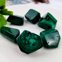 Vente en gros de cristal naturel de haute qualité de forme libre de malachite pour la guérison spirituelle