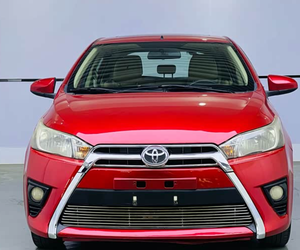 <span class=keywords><strong>Toyota</strong></span> <span class=keywords><strong>Yaris</strong></span> Hatchback Automático Usado, Eficiente en Consumo <span class=keywords><strong>de</strong></span> Combustible, Vehículo Urbano, Neumáticos R15 Económicos, Asientos <span class=keywords><strong>de</strong></span> Tela, Trasero - Product Image 1