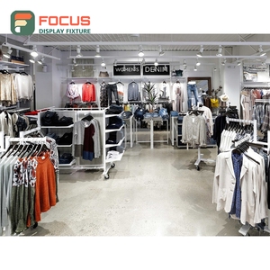 Diseño de Tienda de Última Generación, Muebles de Acero Inoxidable para Tiendas, Diseño de Interiores Comerciales para Tiendas de Ropa - Product Image 4