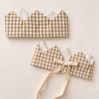 Couronne d'anniversaire personnalisée en coton à carreaux rose et bleu avec sangles, chapeau de fête pour bébé et tout-petit