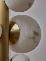 Lustre moderne en globes d'albâtre avec revêtement vertical