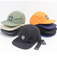Gorra de 5 Paneles Personalizada al por Mayor con Logotipo, Gorra de Campamento de Nailon Técnico, Parche de Goma, Gorra Deportiva para Exteriores con Visera Plana, Estilo Gorpcore y Streetwear
