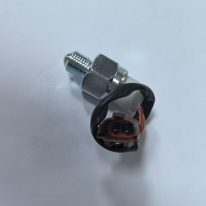 Interruptor de luz de reversa 8-98180973-0 para vehículos Isuzu, pieza de repuesto nueva - Product Image 1