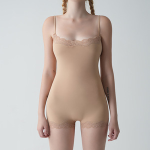 148 Nouvelle combinaison de yoga en dentelle avec soutien-gorge intégré - Product Image 3